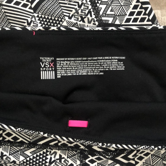 *****SOLD*****Victoria’s Secret Workout Crop Leggings 🖤 - Picture 3 of 5